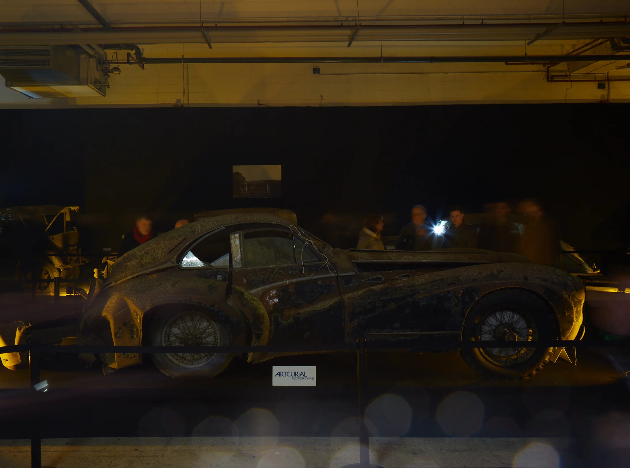 The public exhibition, staged as a tribute to the museum Roger Baillon had dreamed of, attracted close to 15,000 visitors a day, many of whom had made a special trip from outside France to see the sleeping beauties. The auction included a pre-emption by the Musée de l’automobile de Compiègne to acquire lot 33, a 1936 Panhard-Levassor Dynamic X76 coupé junior.