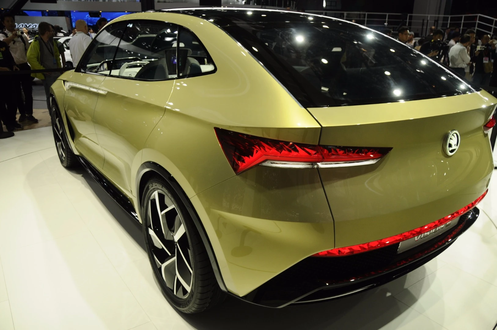 Skoda shows the Vision E at Auto Shanghai 2017