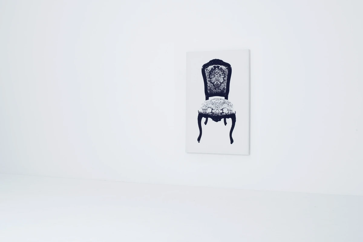 Canvas can be hung on the wall as a work of art