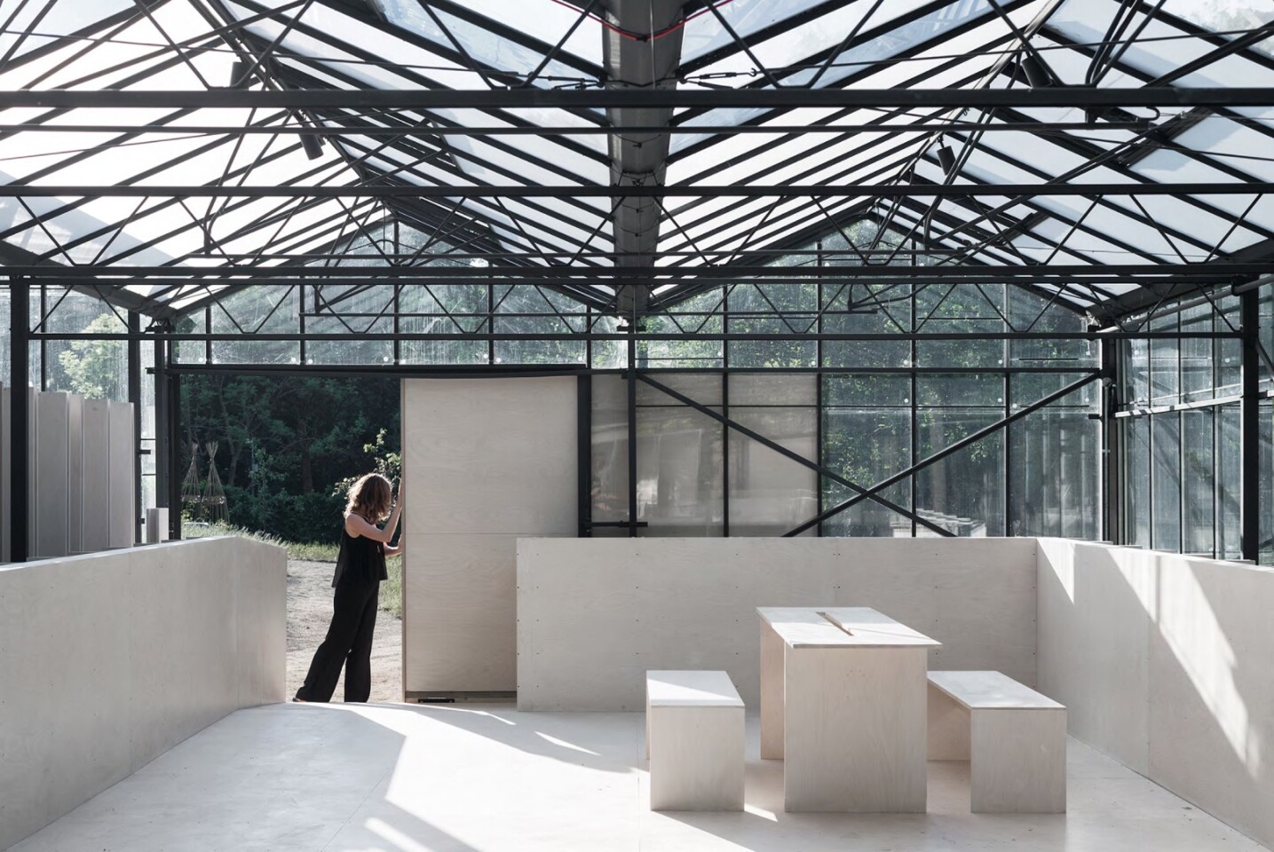 "The brief for the project has been created organically with both the client and the architect 'feeling their way into it,' says RIBA about Highgate Bowl. "Sensitivity and lightness of touch is evident throughout much of the architectural installation – much has been achieved with relatively small means"