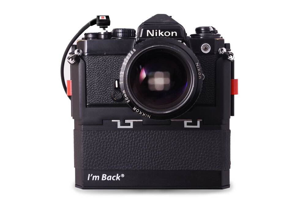 The I'm Back unit is attached to the host camera via a bayonet mount