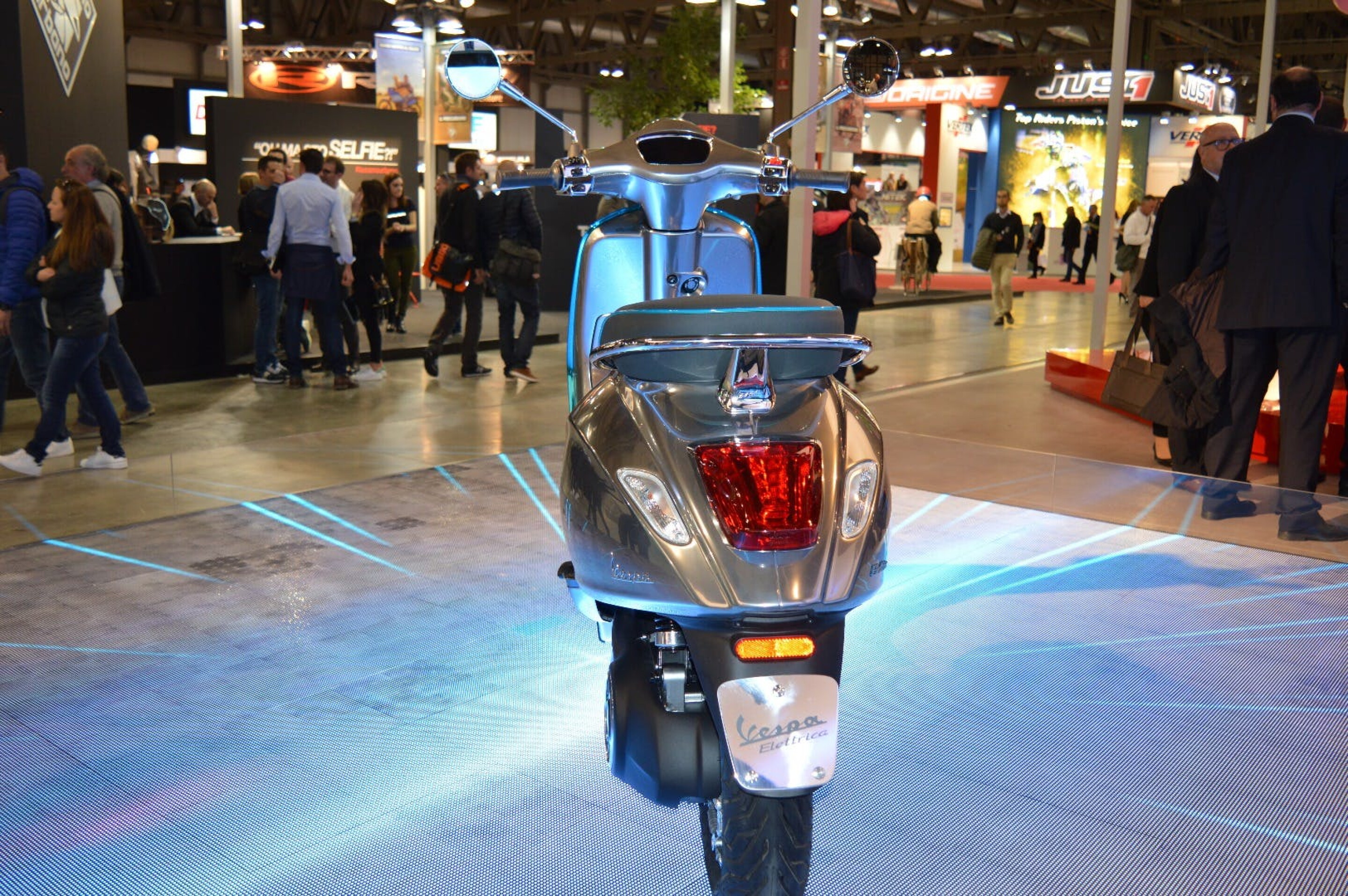 Electric Vespa gets smart as Piaggio prepares for production