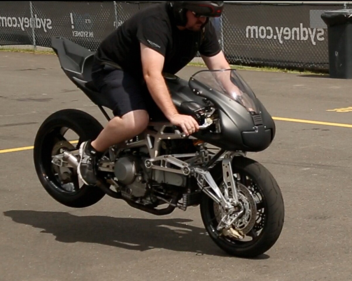 Motoinno TS3: extremely stable and confidence-inspiring under brakes