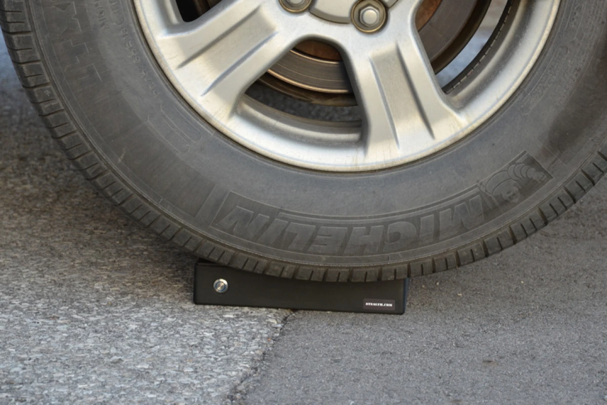The Stealth WPC-525F can withstand the weight of a pickup truck