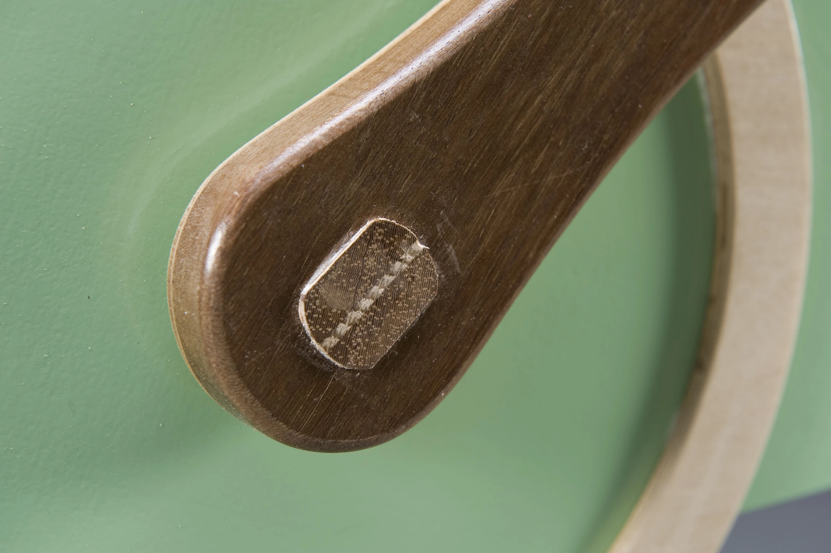 Thompson told us that "the crank is not much different to a regular one, apart from it being replicated on both sides and made out of wood."