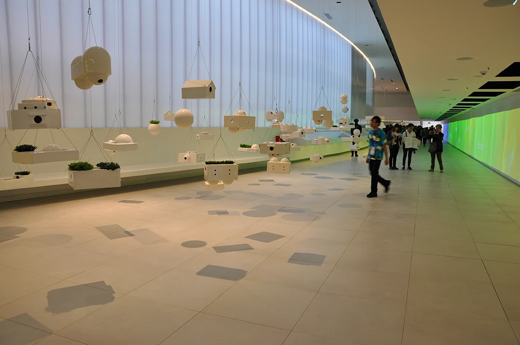 The Brazilian Pavilion intends to create a public square that draws people together