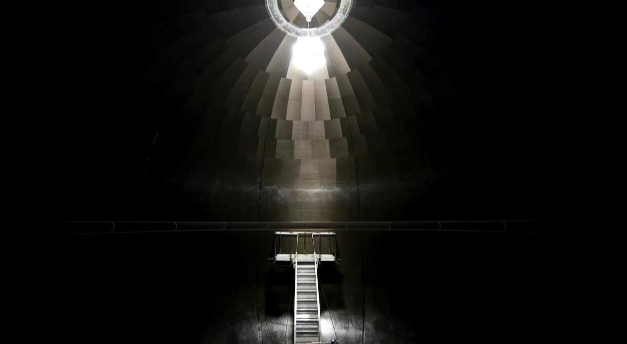 A look inside the fuel tank. While the interior surface looks faceted, Musk said it's actually completely smooth. The effect is created by the carbon fiber from which the tank is made.