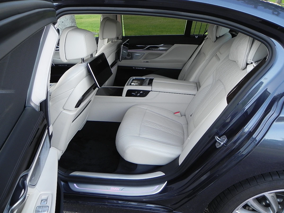 The 2016 750i xDrive has an exclusive upgrade option called Rear Executive Lounge Seating which does exactly what its name might suggest