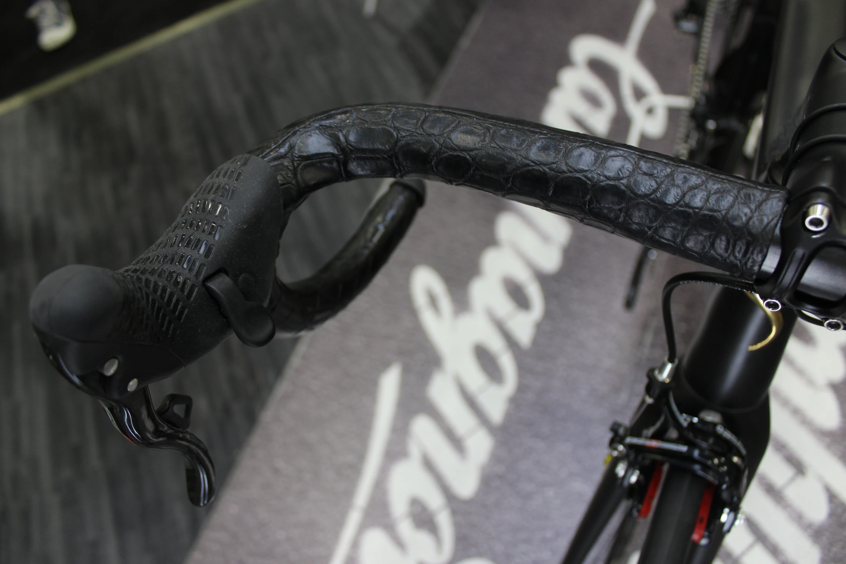The handlebars are wrapped in crocodile skin leather (Photo: Ben Coxworth/Gizmag)