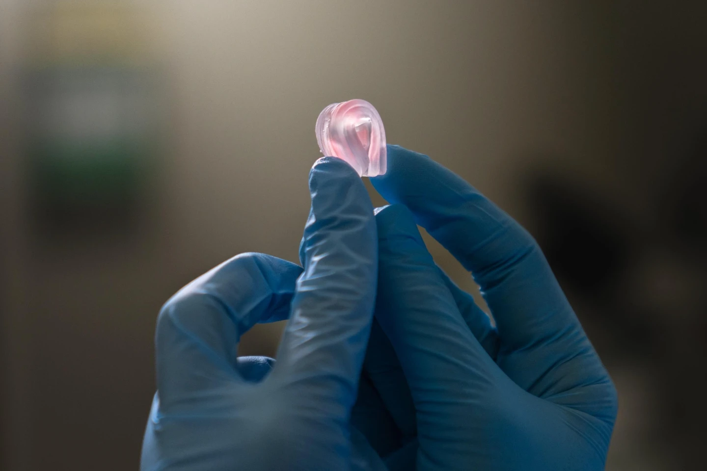 In experiments, the DNGEs demonstrated fracture toughness values up to 15 times higher than comparable elastomers, and fatigue resistance values up to three times higher