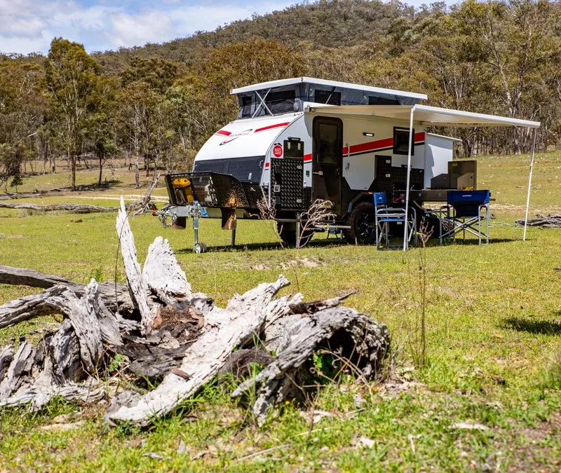 Mars Saturn 13 hybrid caravan