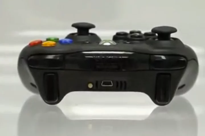 Evil's controller, with the integrated battery