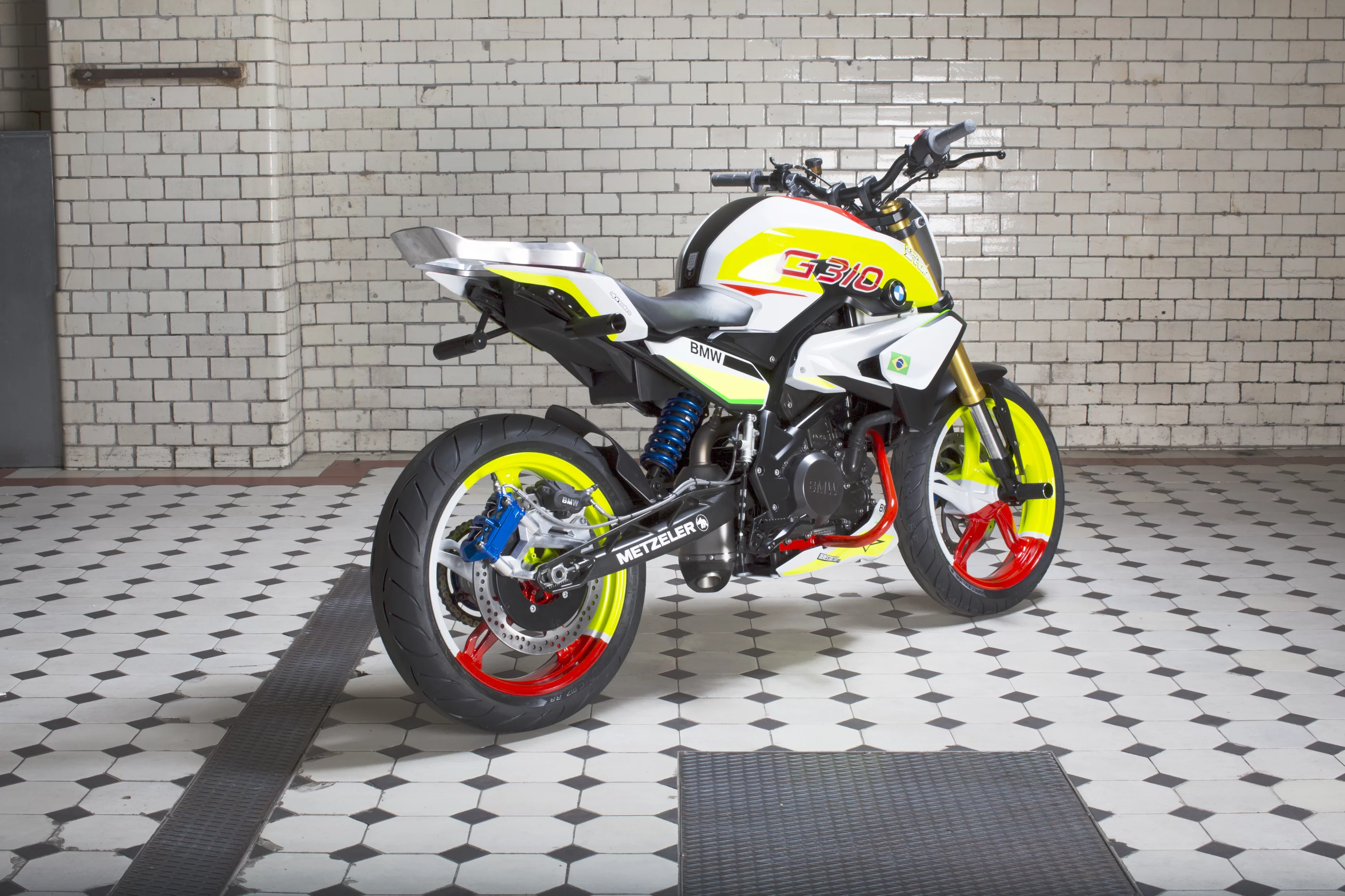 BMW Concept Stunt G 310: downward facing vertical exhaust is a nifty touch