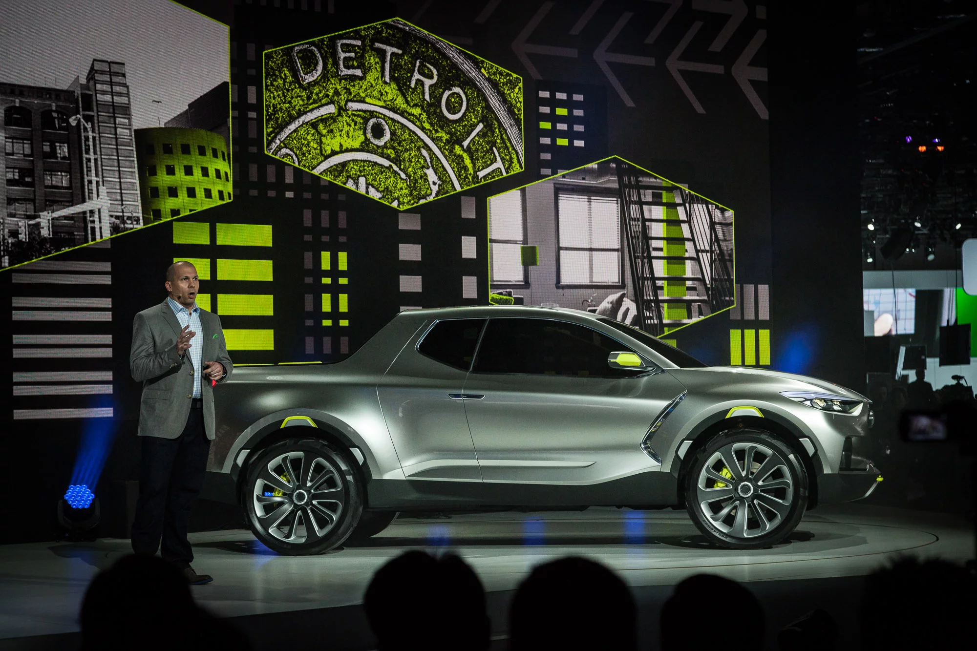 Hyundai's Santa Cruz Crossover, with its extendable tray, is targeted at "urban adventurers." It's a concept for now, but Hyundai is pushing hard to get something to production to take advantage of solid growth in the pickup sector. (Photo: Gizmag/Loz Blain)