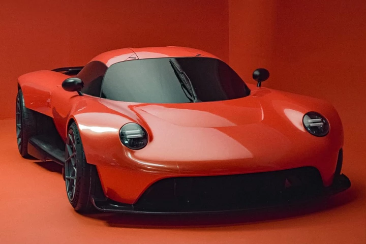 The pre-production Oilstainlab HF-11 truly stands out in the deluge of hypercars we've been seeing lately, especially in this Negroni Orange hue