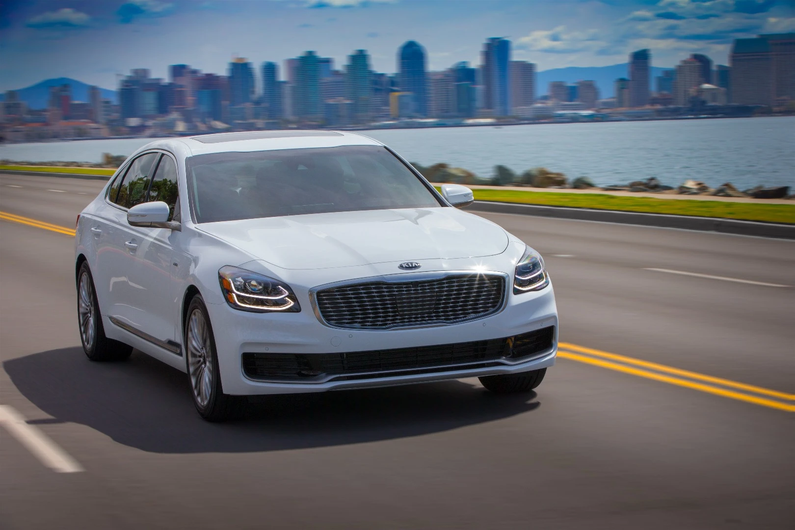 Details on the 2019 Kia K900 create the note of luxury that is expected rather than the whole package losing sophistication in favor of ostentatious design