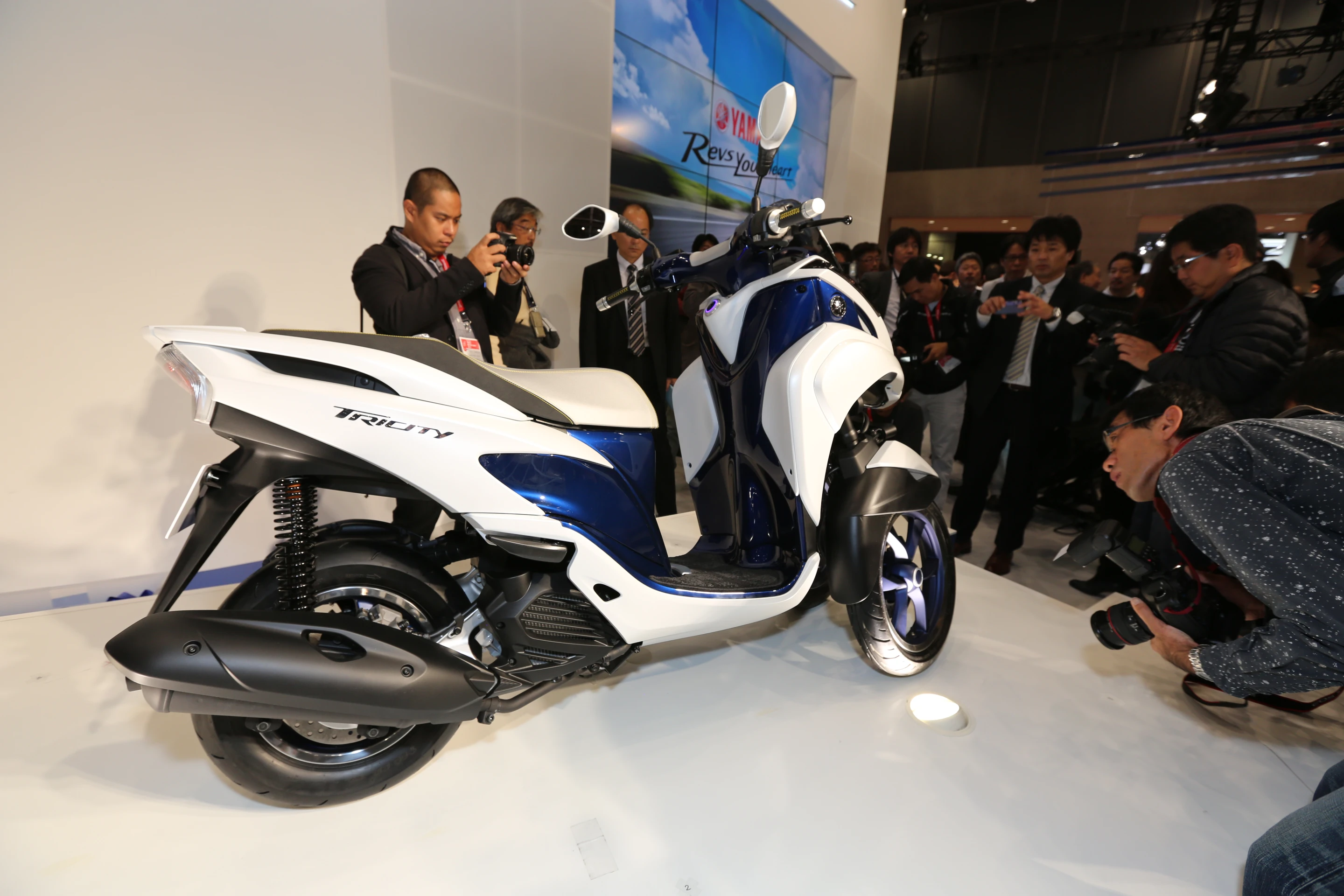 The Tricity features an automatic transmission, 125 cc, and a 4-stroke liquid-cooled engine to strike a happy balance between performance and low running costs