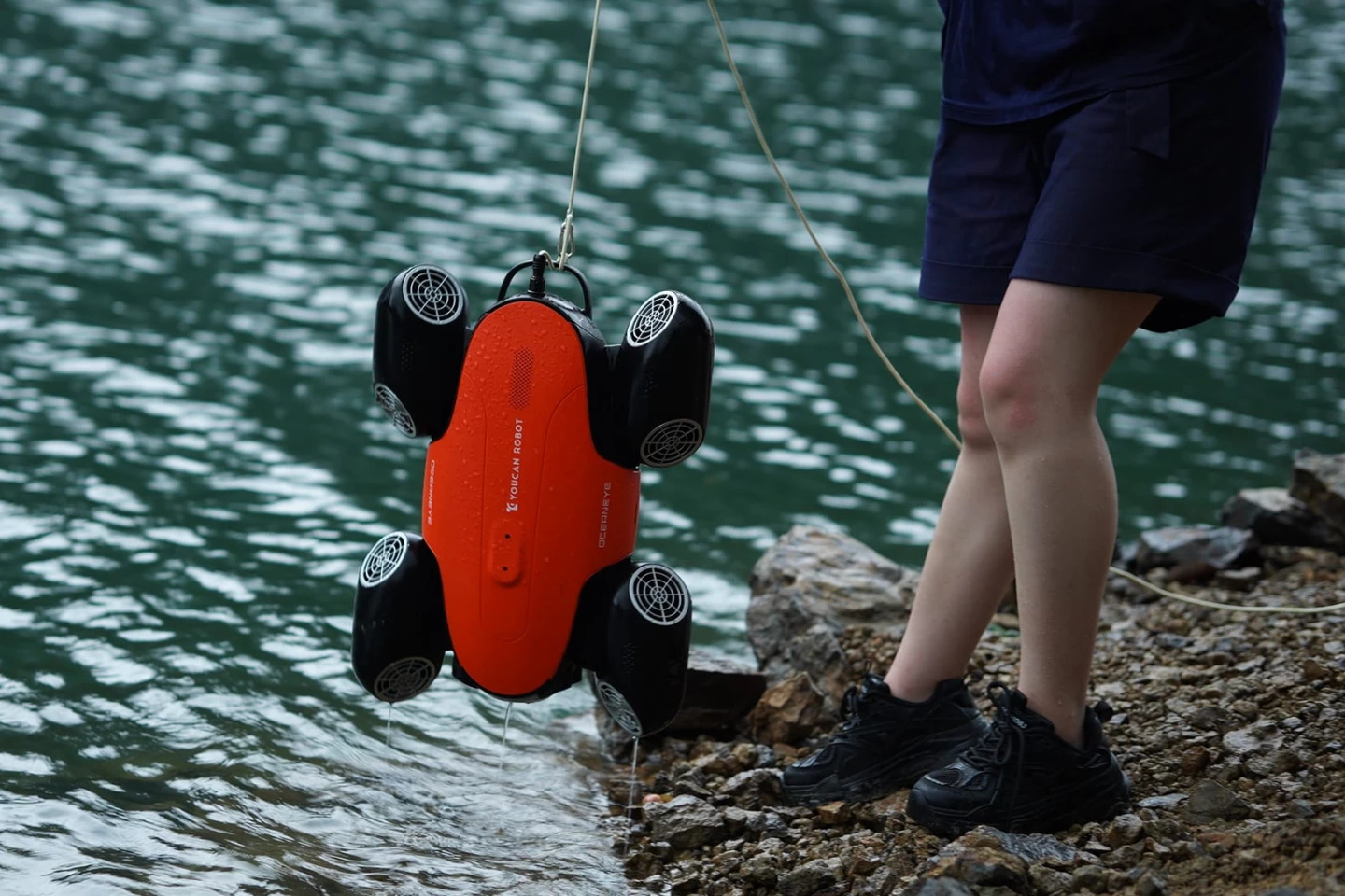 The OceanEye comes with a 100-m tether, although a 150-m tether is available as an upgrade