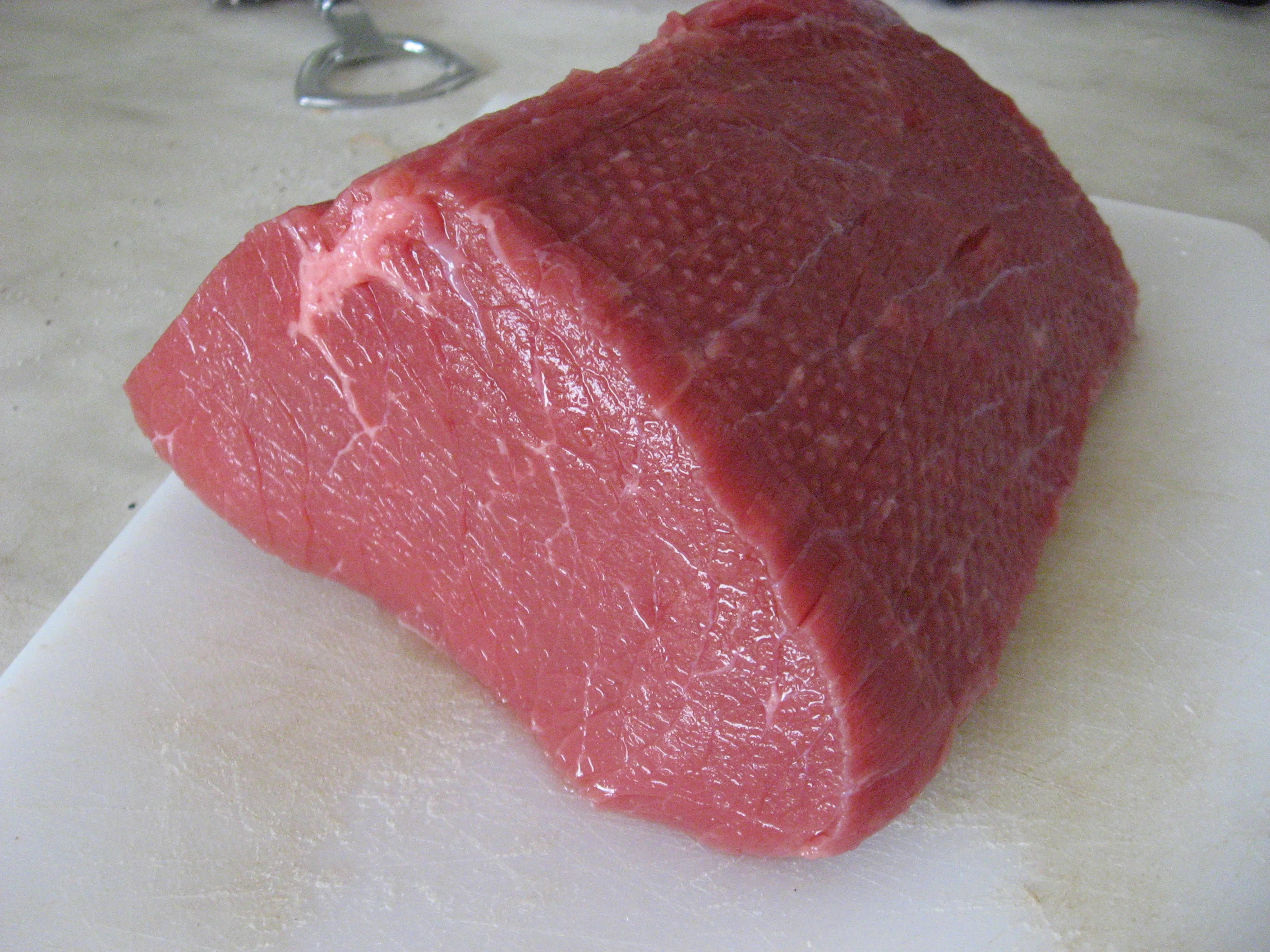 One day, this beef roast may be grown in a lab (Photo: Dezidor)