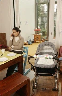 The Lolaloo rocking device takes care of rocking baby to sleep while you relax