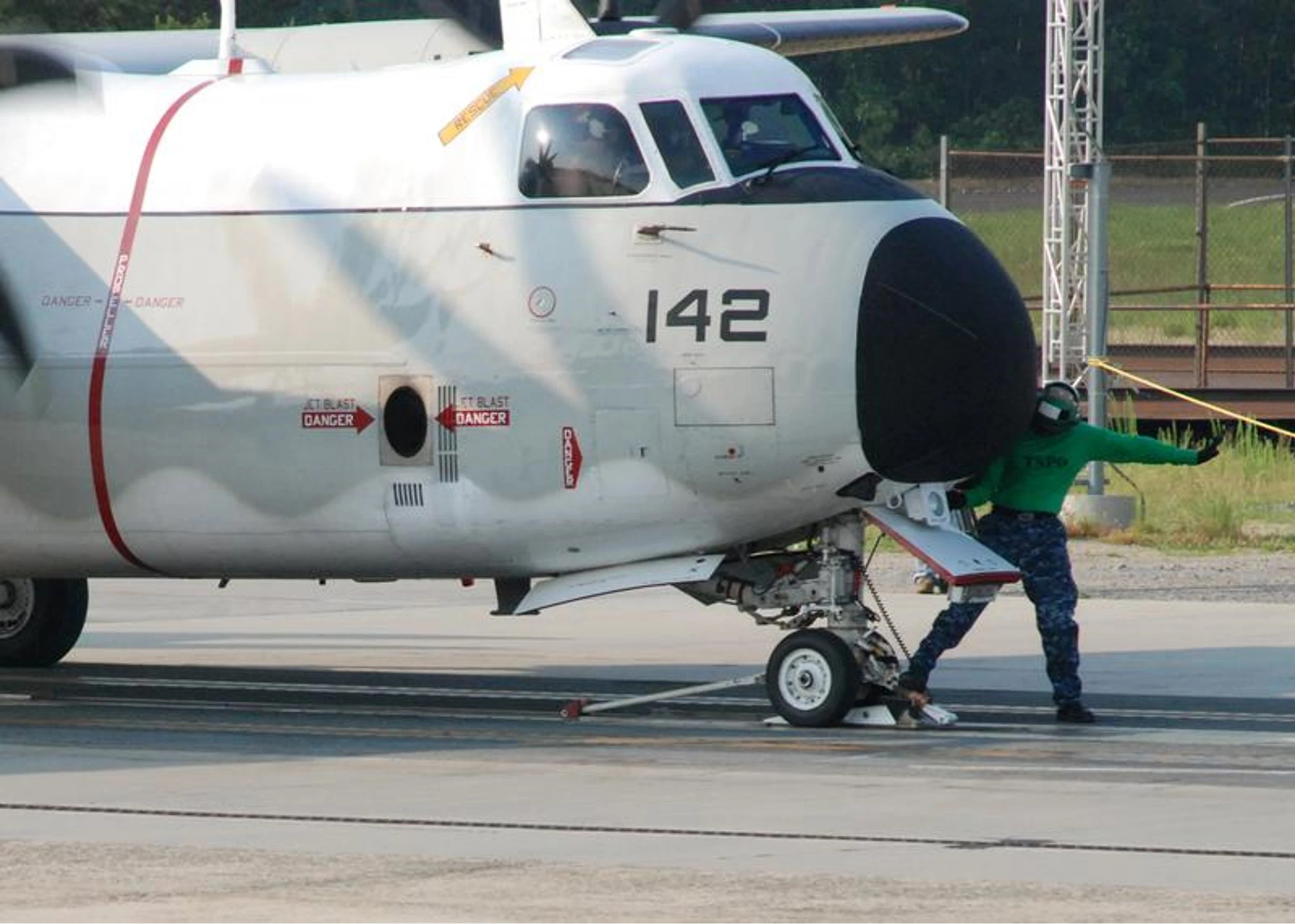 C-2A Greyhound prepares for launch (Image: US Navy)