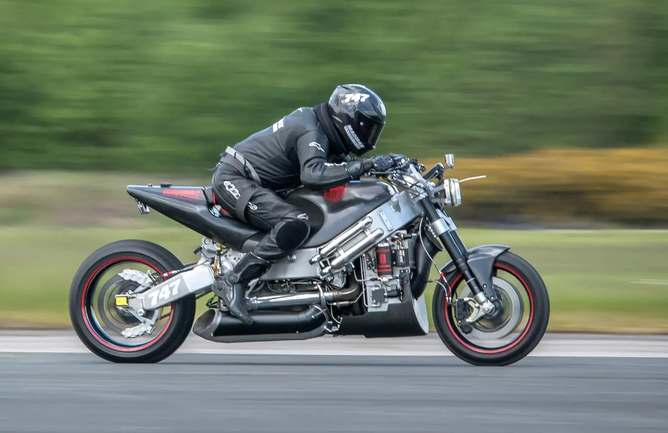 Madmax streetfighter turbine motorcycle on a record breaking attempt