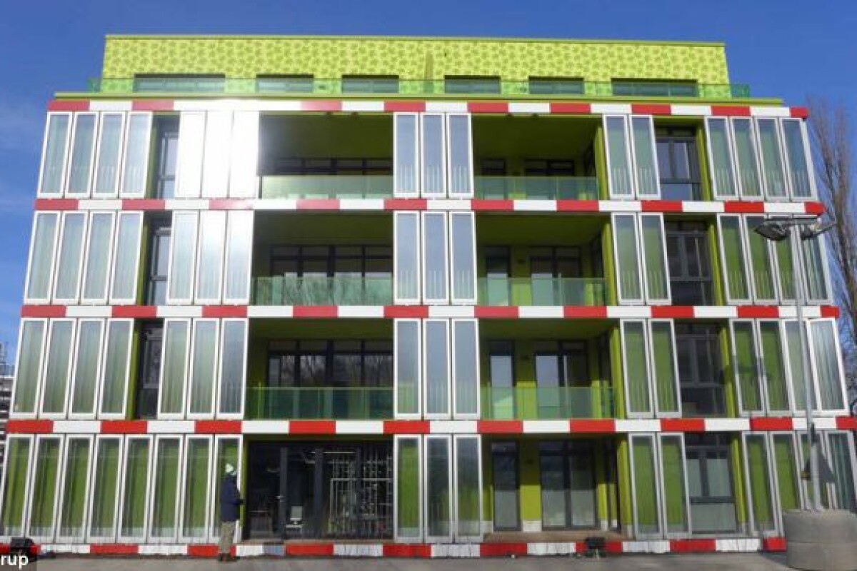 Splitterwerk Architects and engineering firm ARUP have unveiled the worlds first algae powered building at the International Building Exhibition hosted in Hamburg (Photo: Arup)