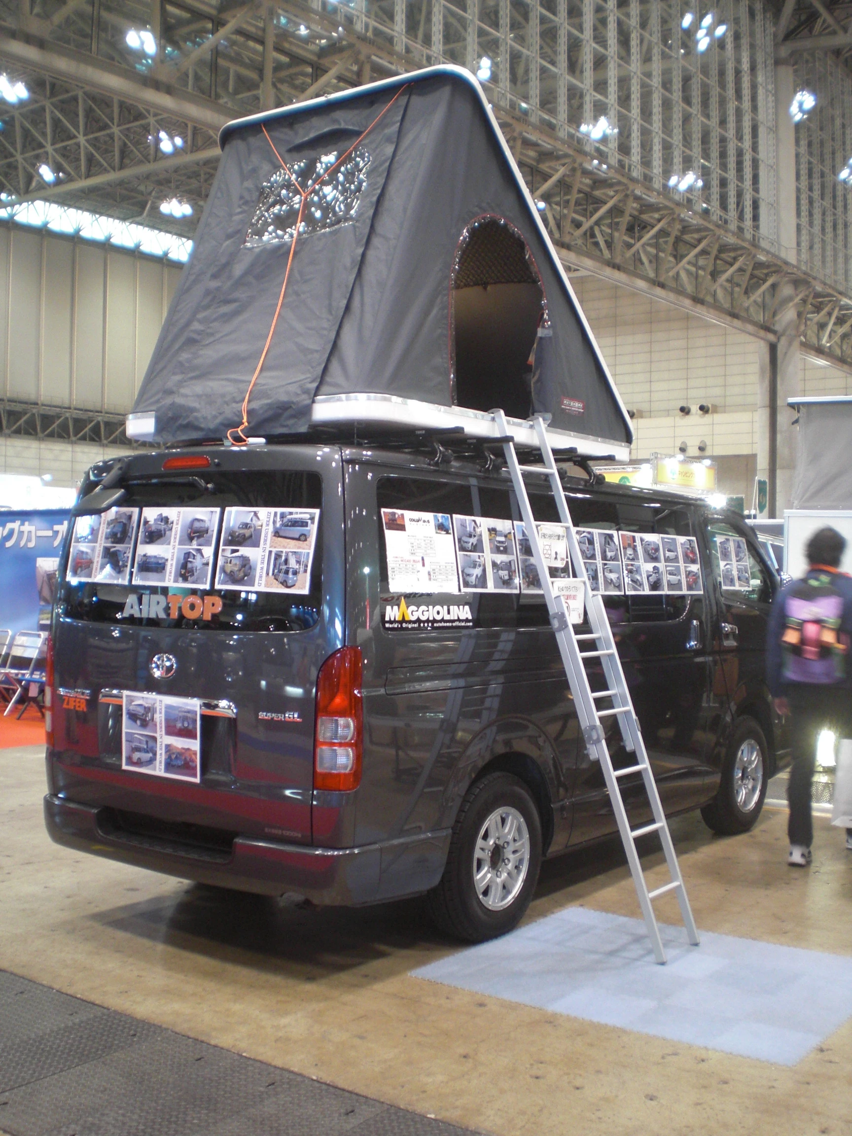 Roof tents on show in Tokyo (Photo: Stephen Clemenger/Gizmag.com)