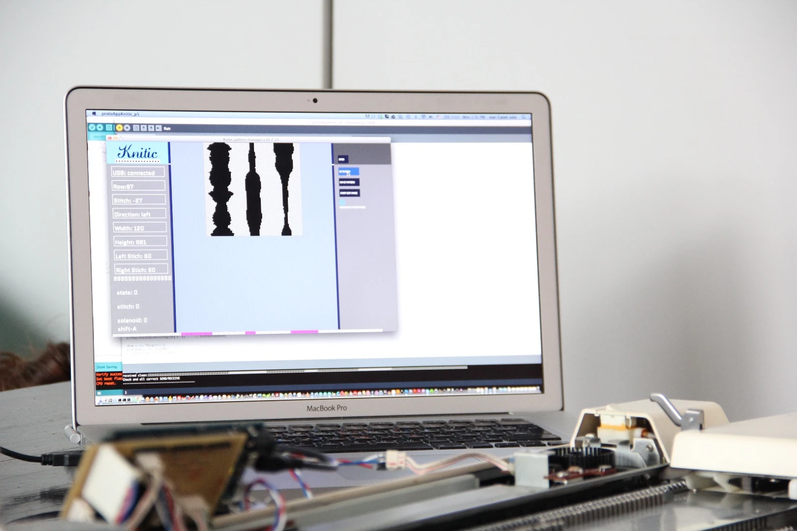 The Neuroknit software turning the brainwaves into a knitting pattern