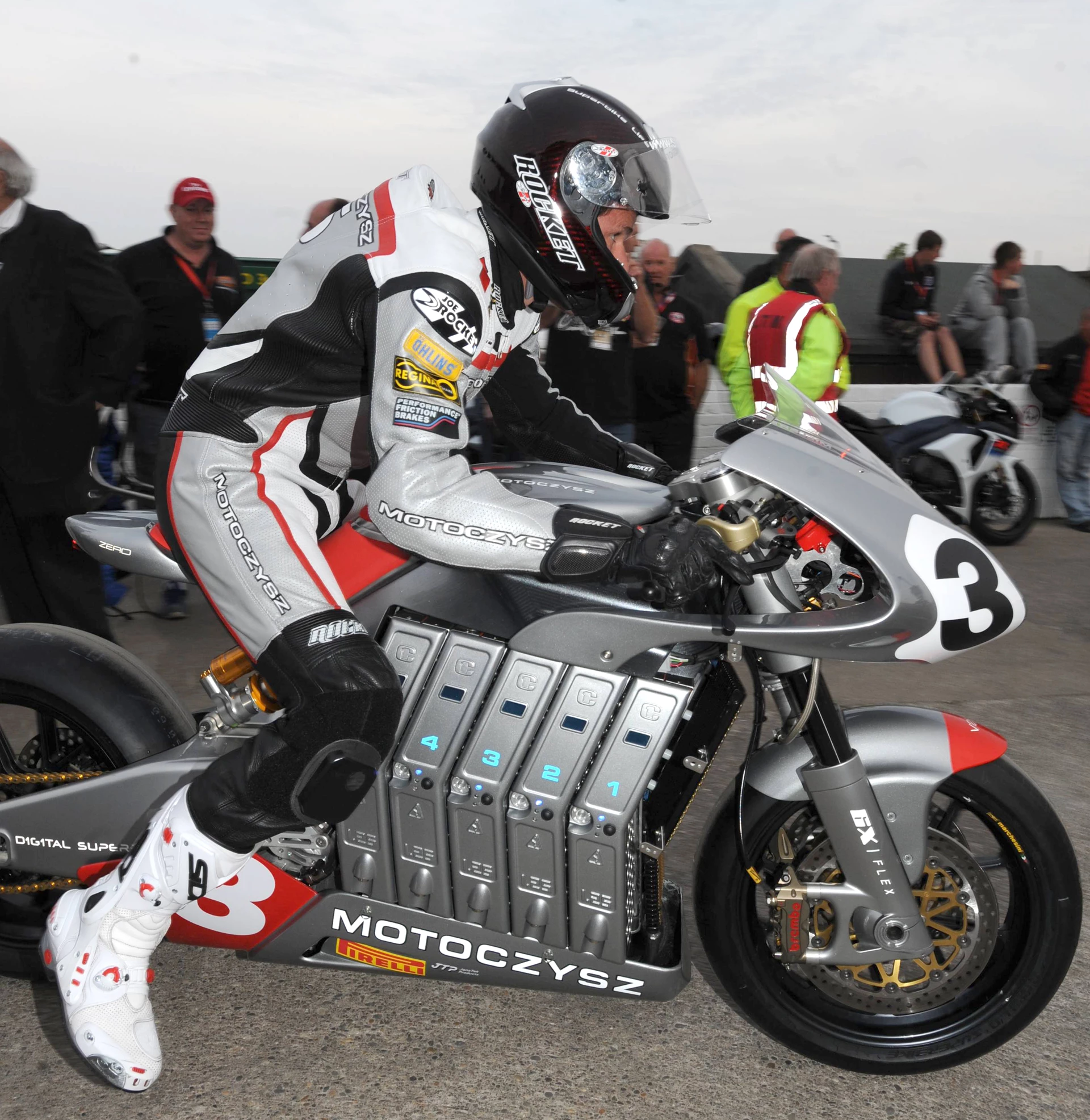 Mark Miller gets of the line on the Motoczysz