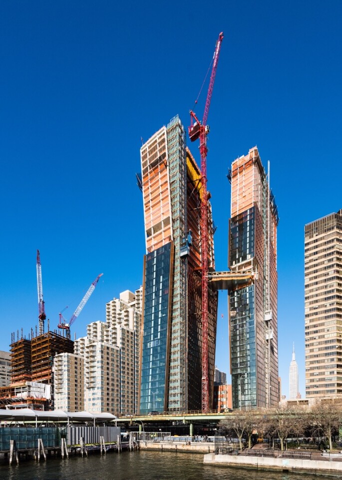 Copperclad towers in New York to be linked by sky bridge