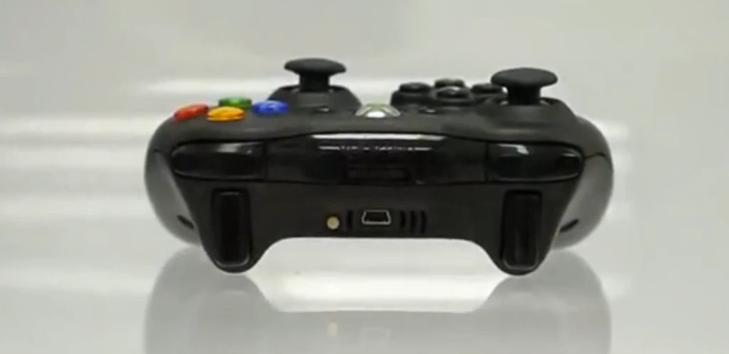 Evil's controller, with the integrated battery