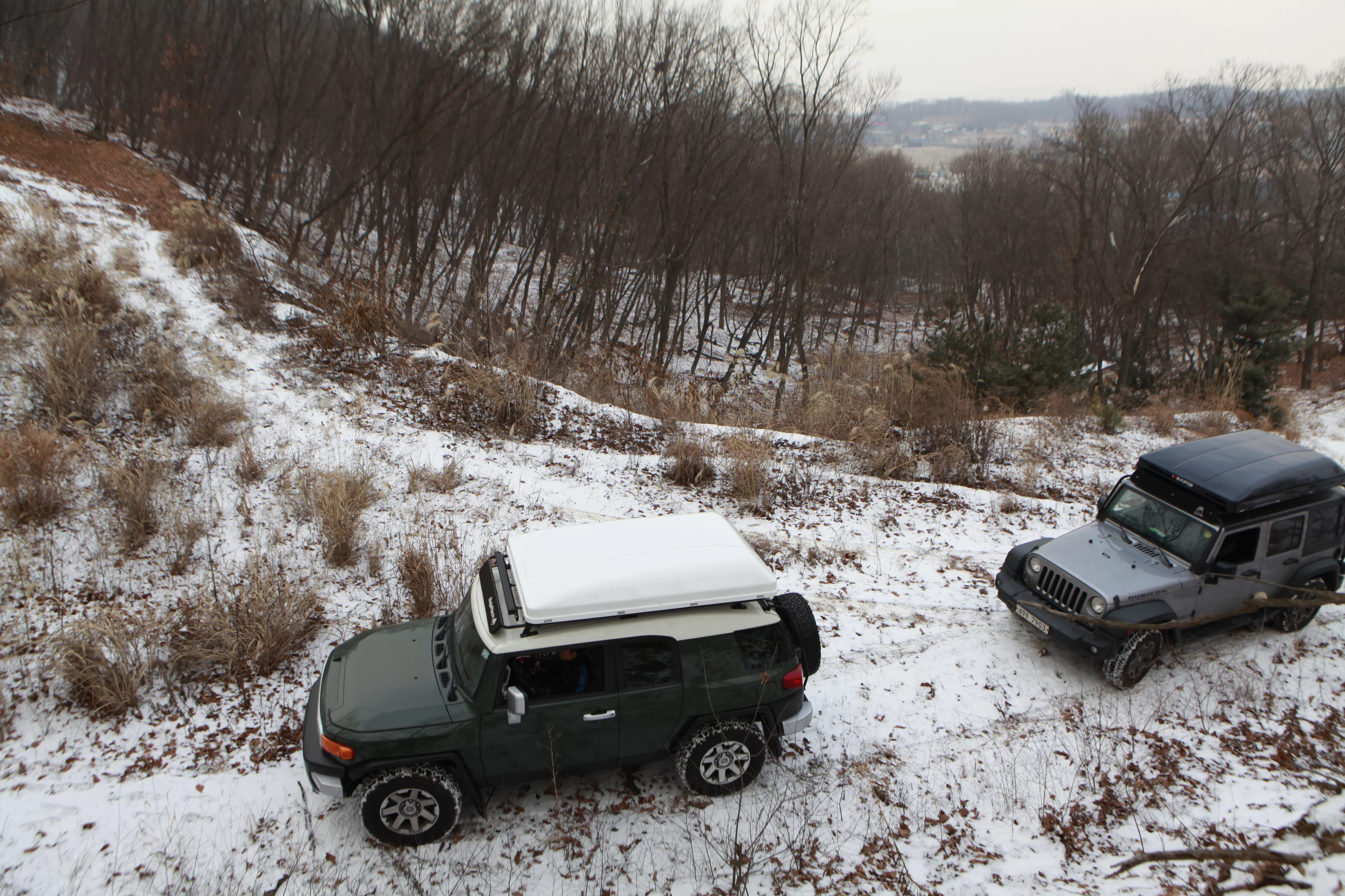 The Skycamp offered on Kickstarter comes in white and black shells