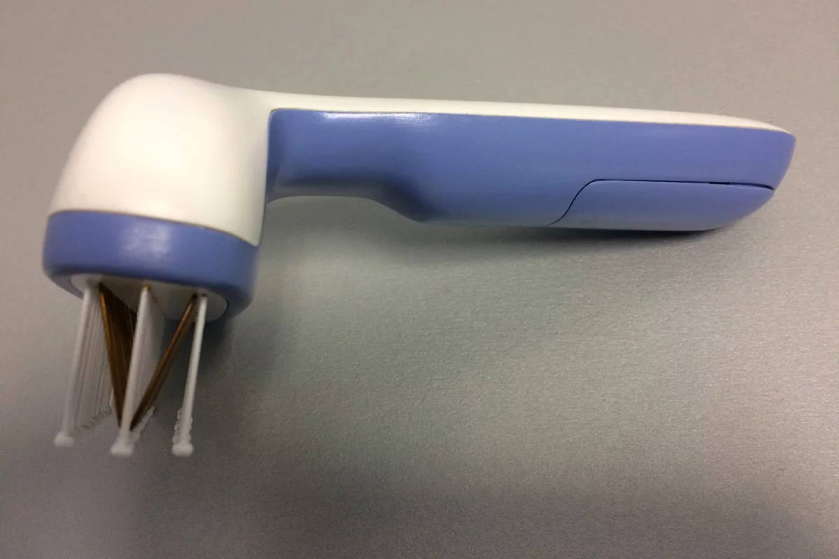 The louse-killing plasma comb