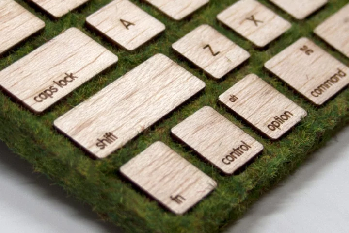 Robbie Tilton's wooden mossy keyboard