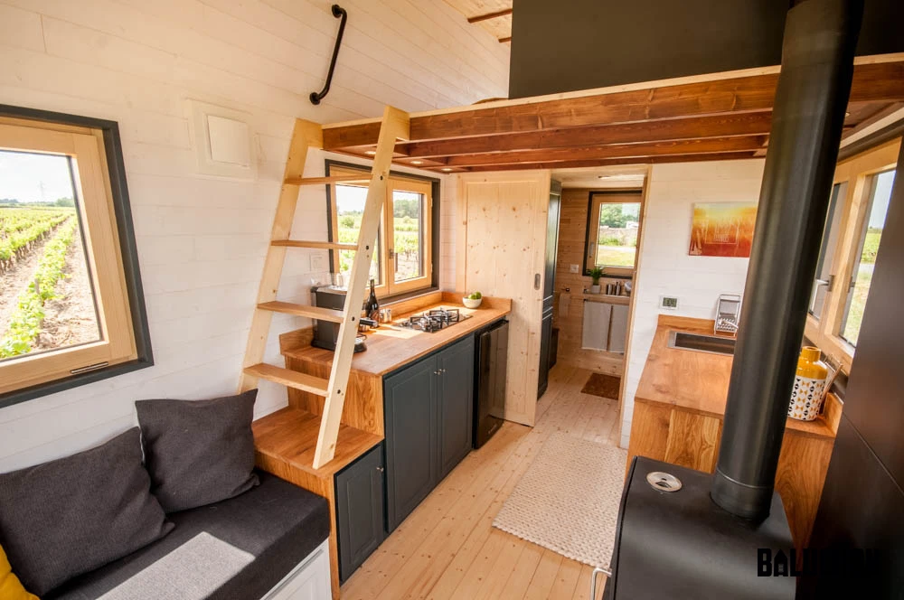Inside the Intrépide tiny house by Baluchon