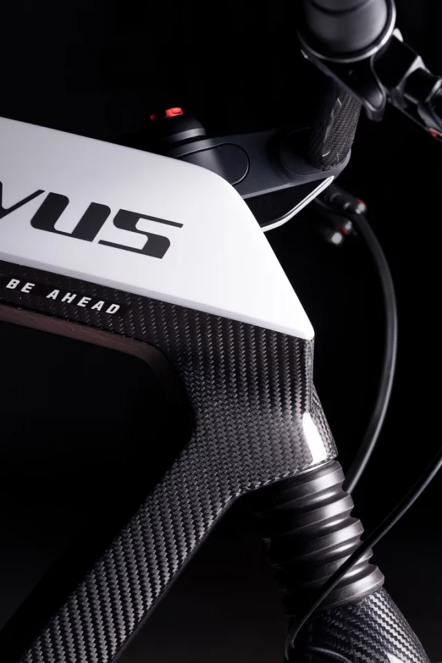 Carbon frame helps keep the Novis down to a featherweight 85 lbs