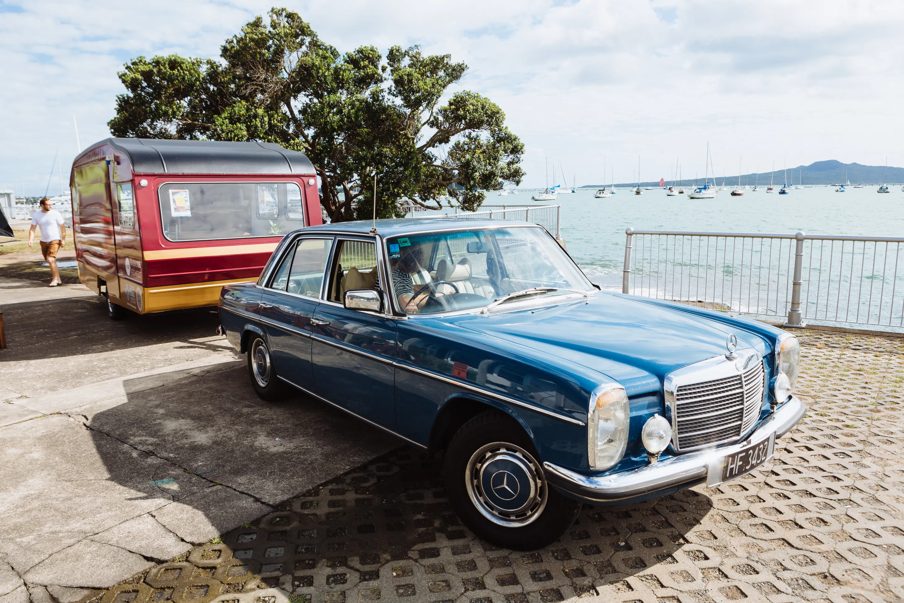 The idea to create a mobile office space on wheels came to the team of architects and designers after the need to make a decision on its upcoming office rental review