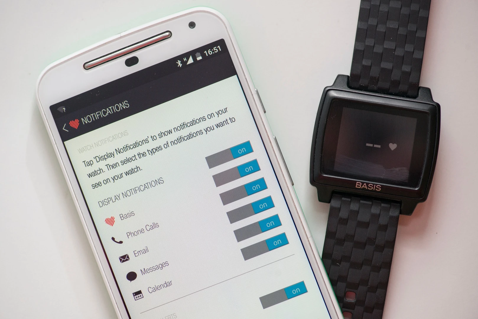 The Basis Peak fitness tracker can deliver a selection of notifications to your wrist (Photo: Simon Crisp/Gizmag.com)