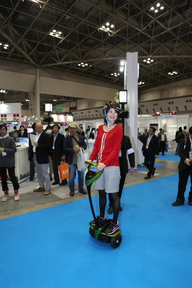 The Winglet is Toyota's answer to the Segway and Honda's UNI-CUB personal mobility vehicles (Photo: Mike Hanlon, Gizmag)