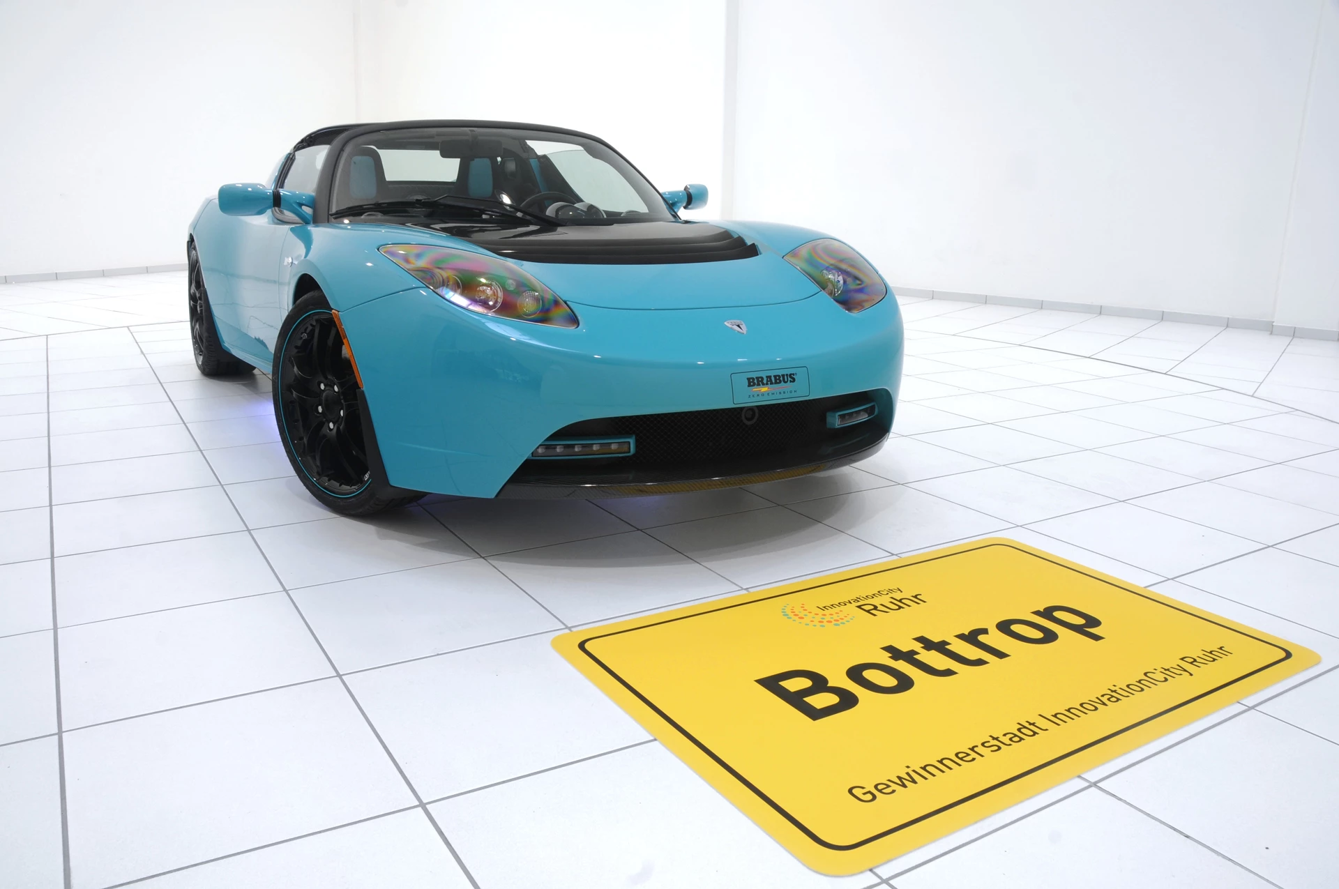 The TESLA Roadster Sport BRABUS Green Package