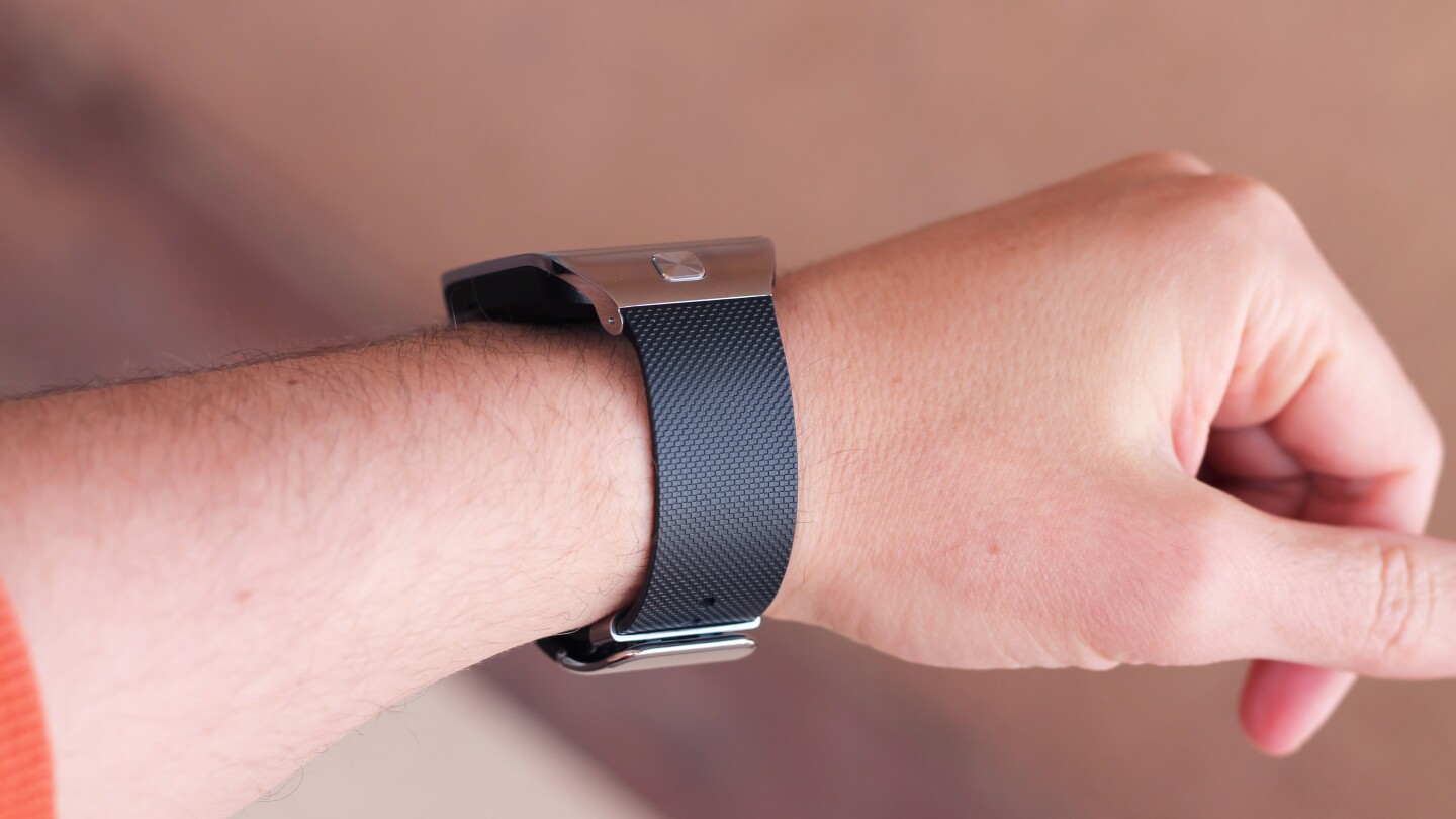 The Gear 2 has a swappable band