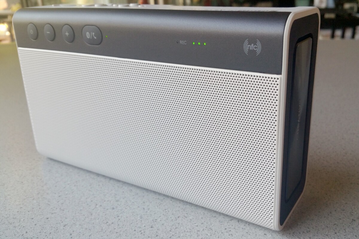 The Creative Labs Sound Blaster Roar 2 speaker is 20 percent smaller than the original, yet doesn't sacrifice on hardware or audio