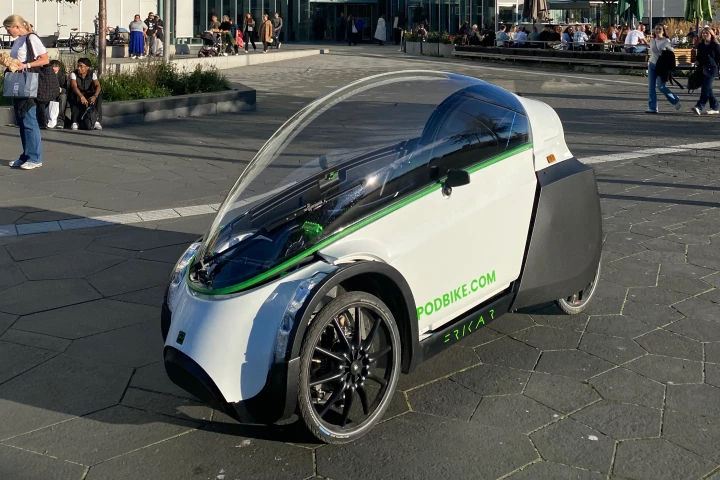 The pedal-electric Frikar measures 84.4 cm wide by 230 cm long (33.2 by 90. 5 in), and tips the scales at about 92 kg (203 lb)