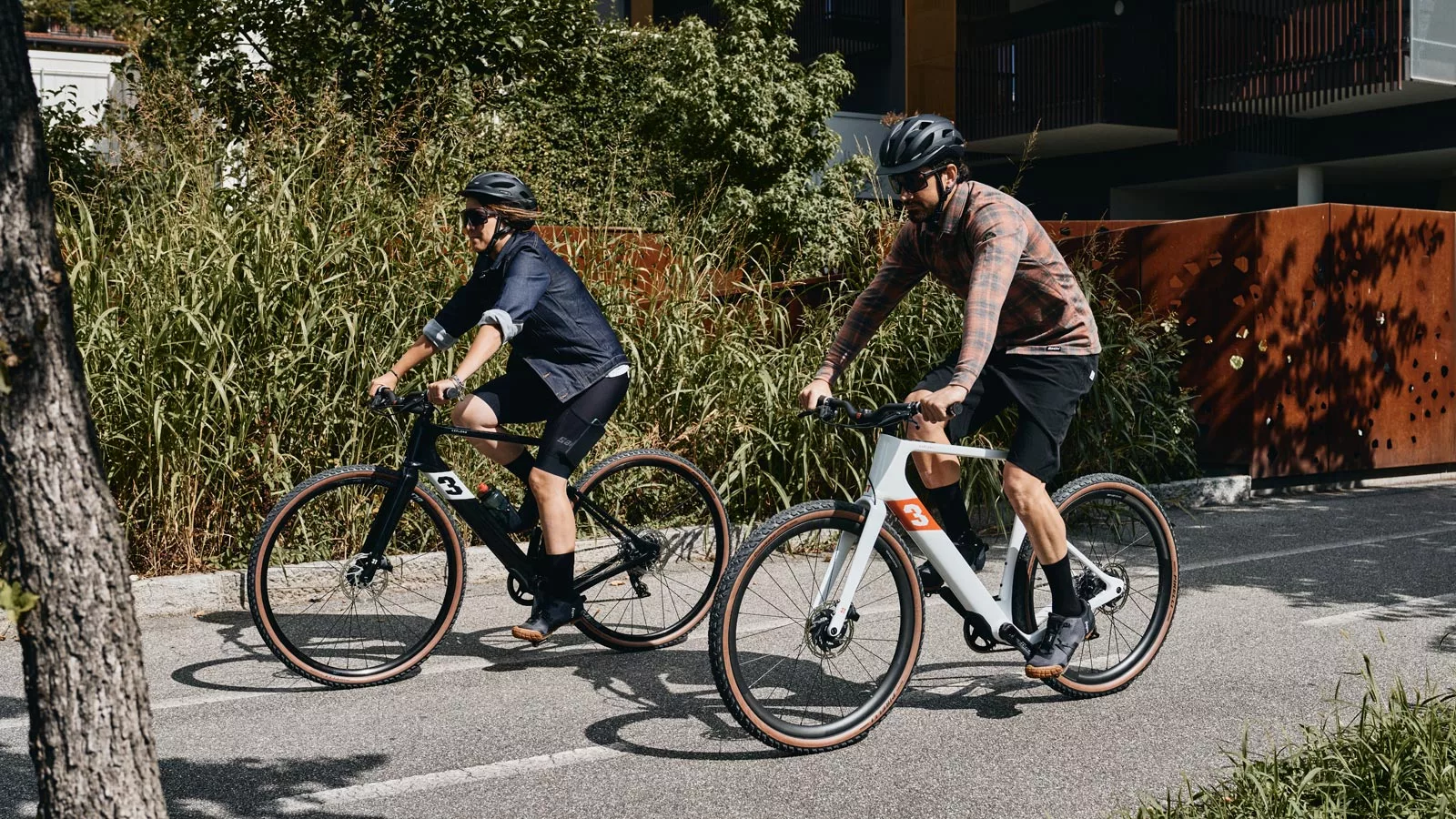 The Ultra Boost comes in dropbar and flatbar configurations