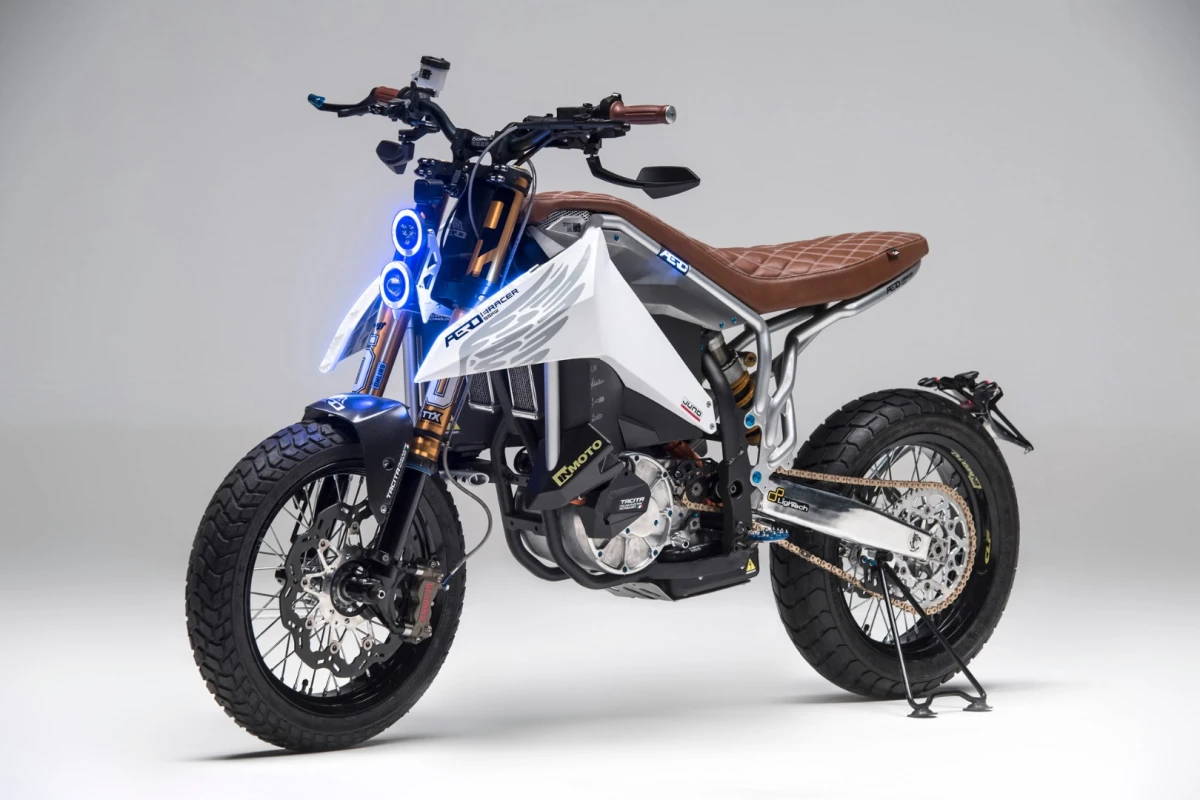Aero E-Racer: one of the best looking e-moto concepts we've seen, with blistering performance figures. Sadly, price and range will likely kill it.
