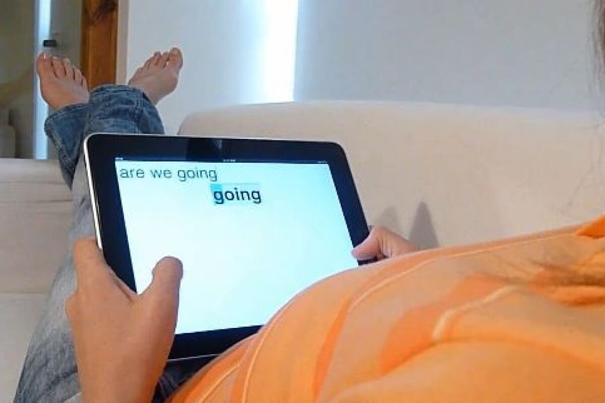 Snapkeys 2i is a four-key typing system app for mobile devices, that is said to be much more efficient than the standard QWERTY virtual keyboard