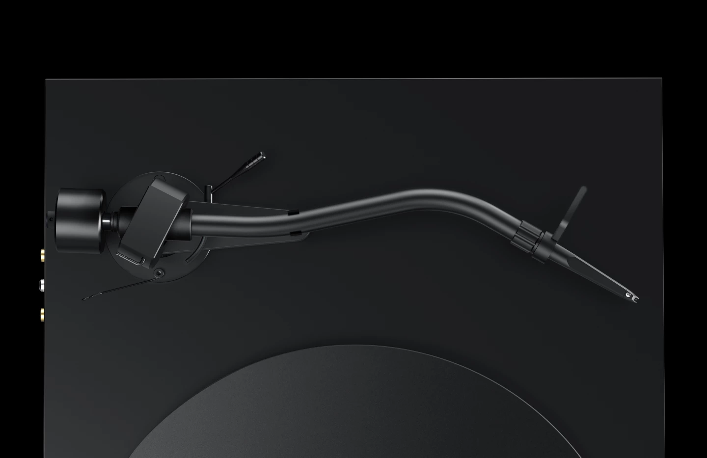 The Debut Pro S features a larger chassis than its Debut Pro stablemate to accommodate a 10-inch curved tonearm