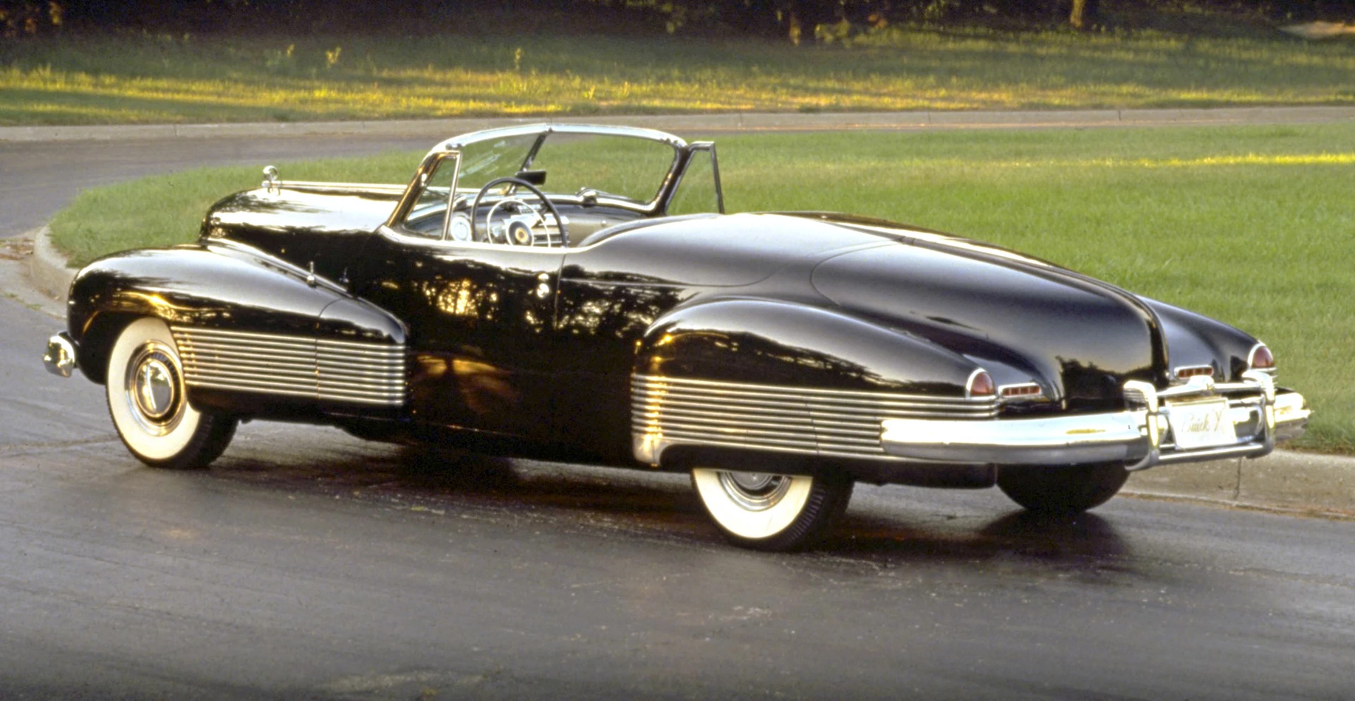1938 Buick Y-Job (often claimed to be the world's first concept car) by almost two decades.