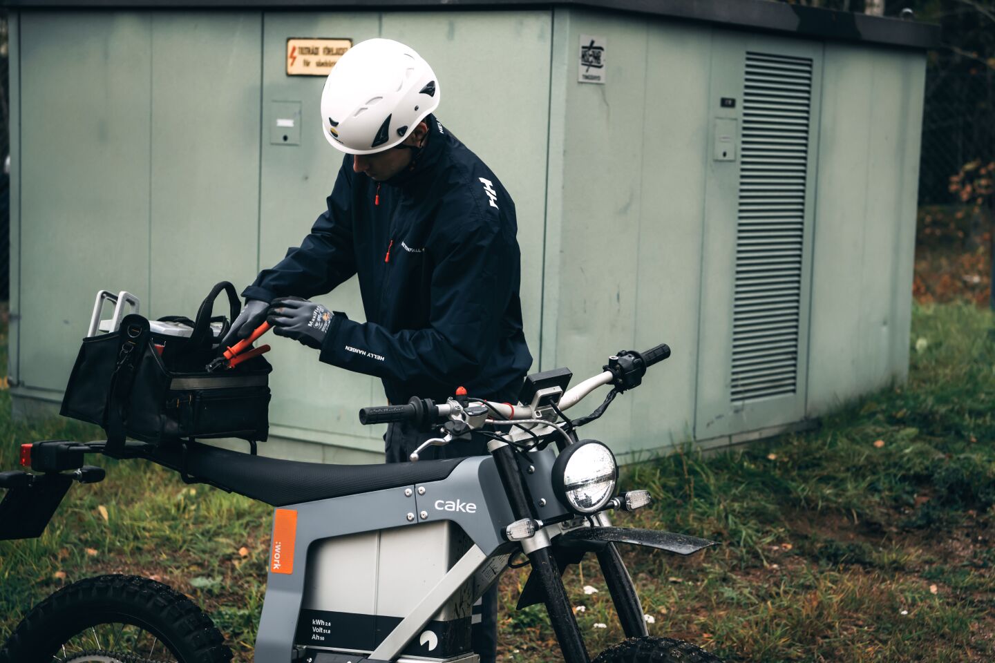 The Kalk :work model has a small cargo rack at the rear to secure a tool bag for repairs in remote regions